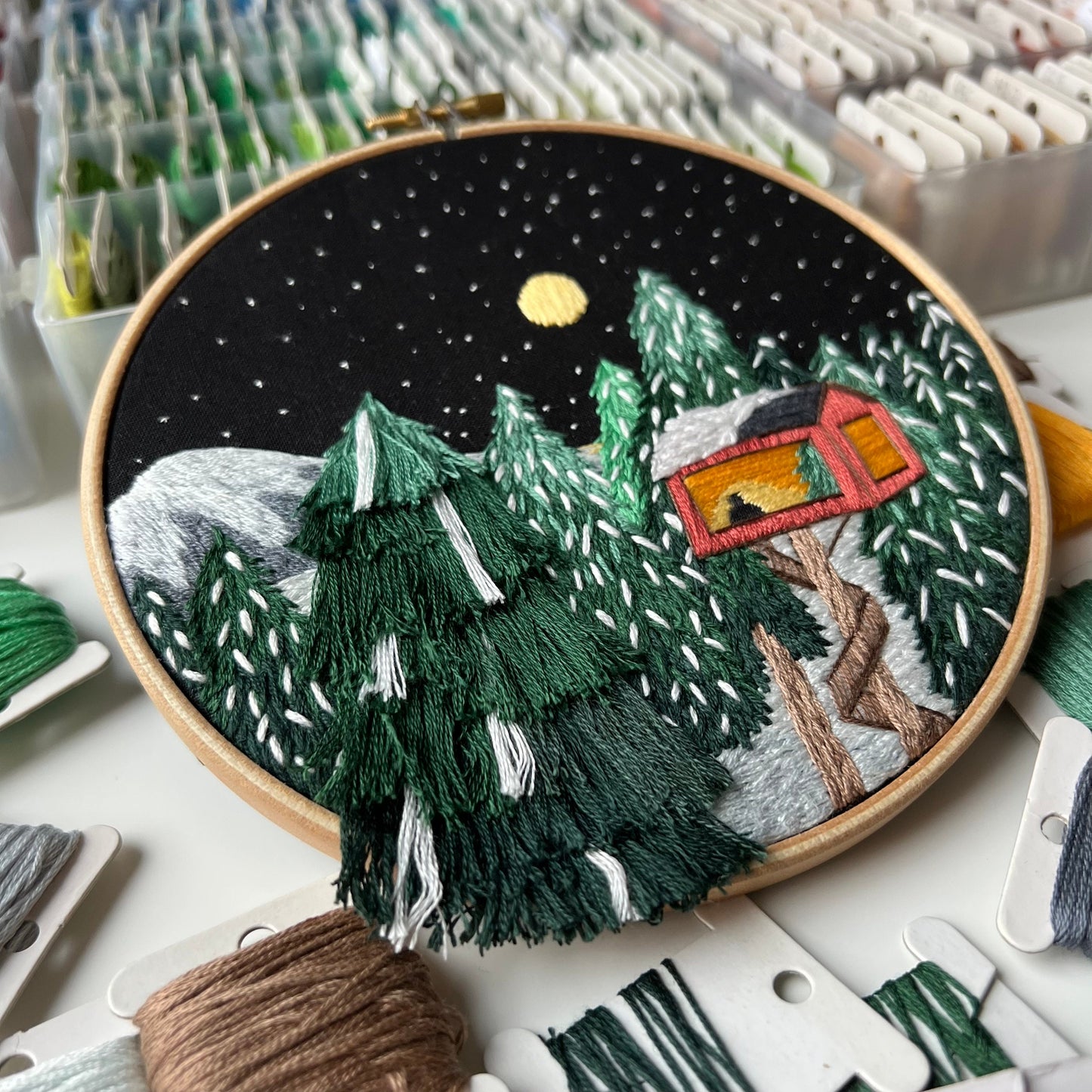 Treehouse in winter forest - Hand Embroidery Pattern (PDF)