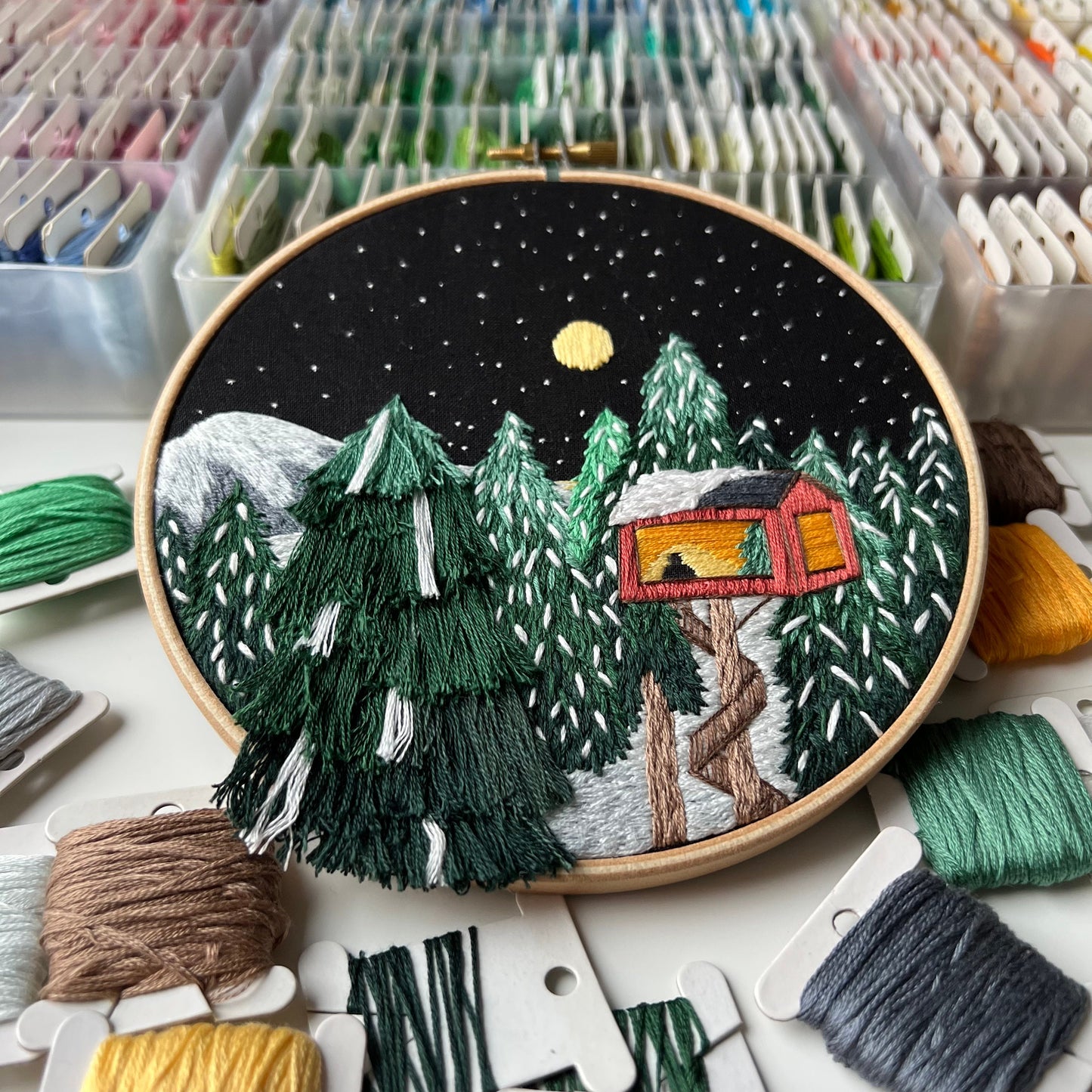 Treehouse in winter forest - Hand Embroidery Pattern (PDF)