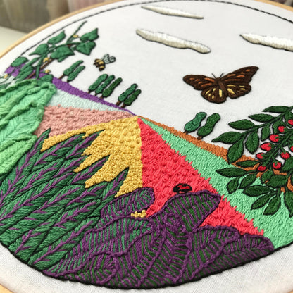 Garden, Flowers and Bee - Hand Embroidery Pattern (PDF)